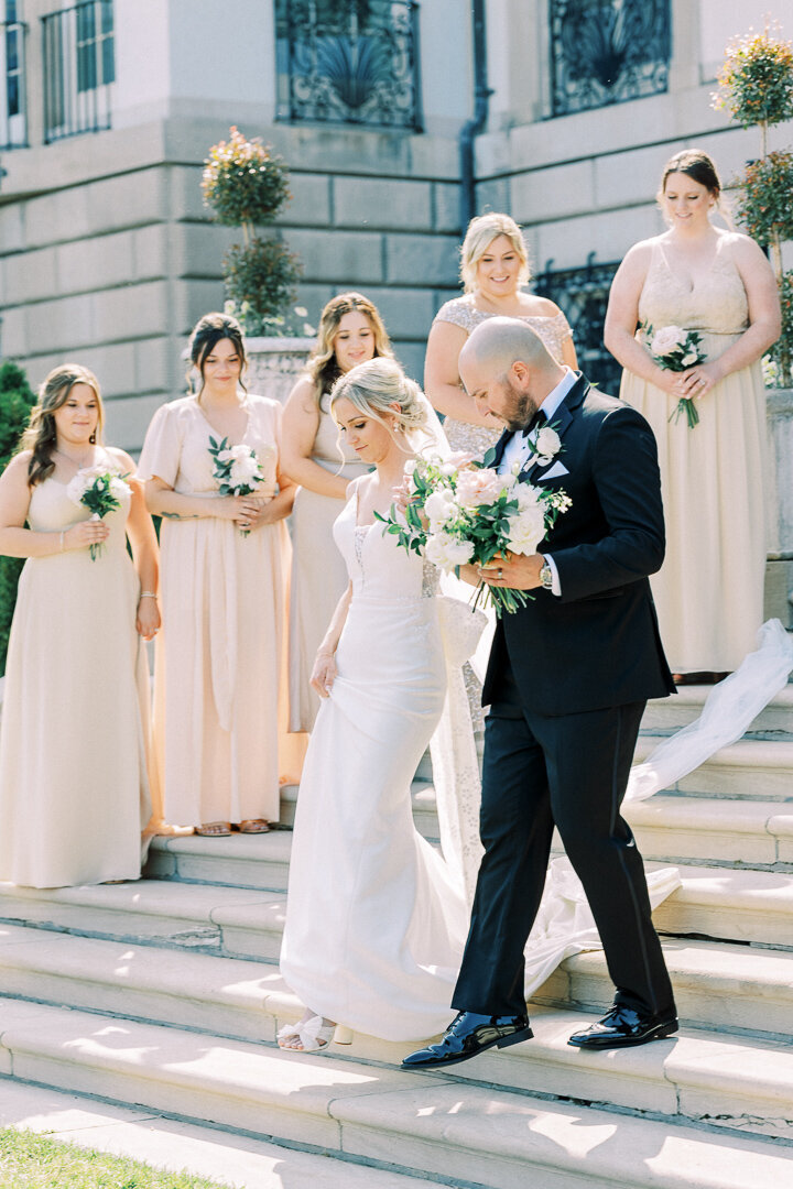 Shepherd's Hollow wedding bride and groom  with bridal party