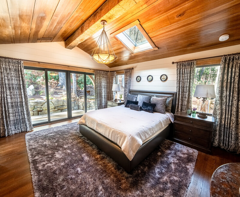 BLACKROCK KING SUITE 9