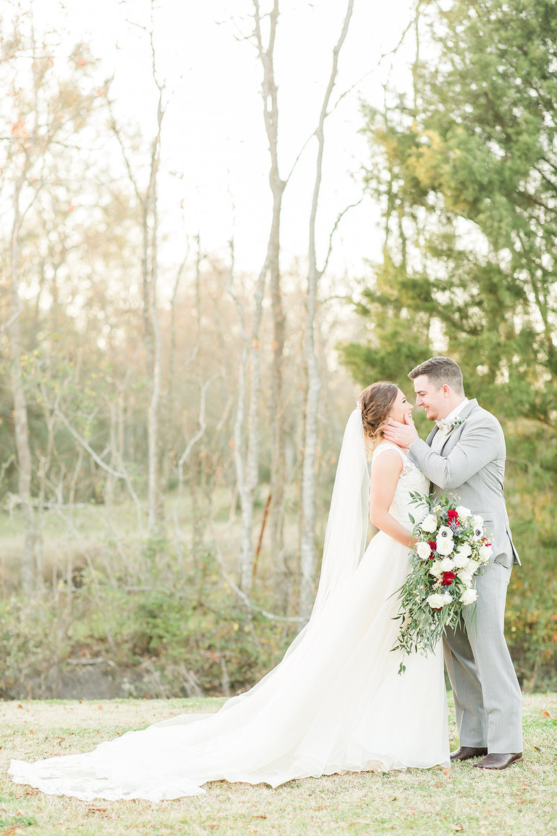 Warehouse-Event-Center-Rayne-Wedding-Photographer_15