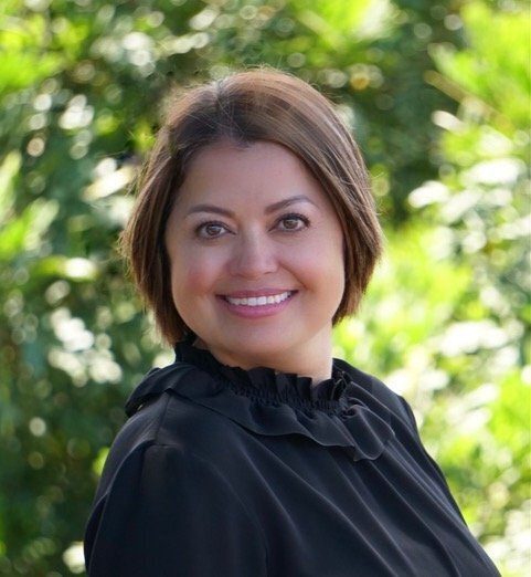 picture of Leeann Siu smiling