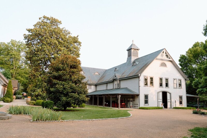 outside the reception space of belle meade historic site and winery in nashville tennessee