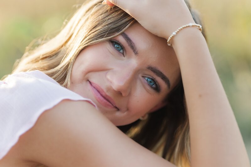little girl with dad and pregnant mom holding belly