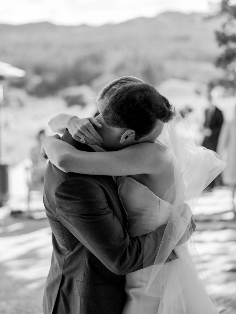 larissa-cleveland-photographer-napa-california-wine-country-wedding-private-estate-041
