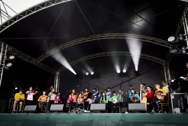 Children performing at Irish traditional festival Feile Nasc