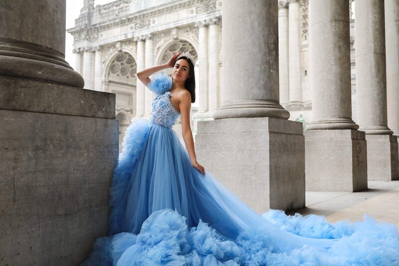 Dress Rental in Paris for Photoshoots. More than 100 dresses
