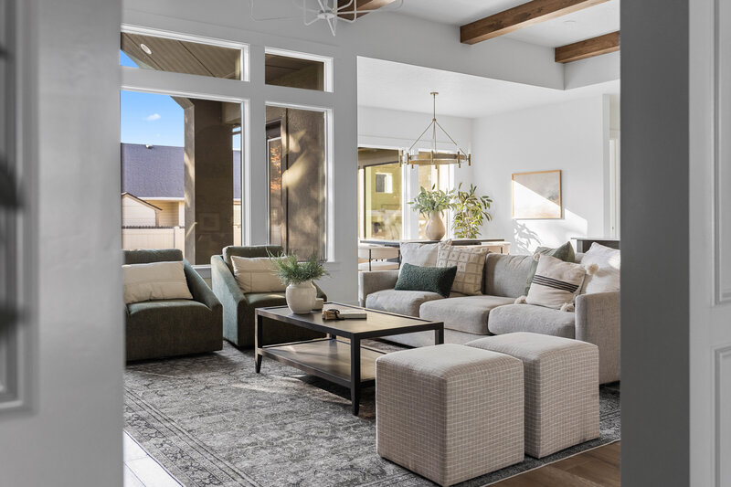 913 W Loretta St-22