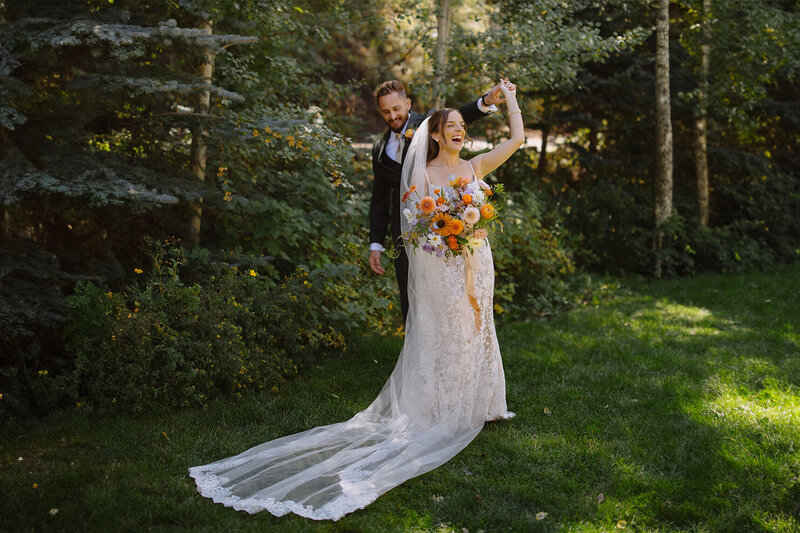 Estes Park Wedding Photographer Denver Wedding Venue Planner Della Terra Mountain Top Fall Colorful Wedding Liz Osban Photography Black Canyon Inn Wyoming Wedding Photographer Elopement Engagement 124