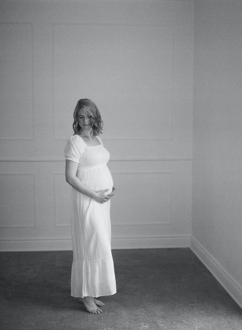 01_Marika+DanielMaternity -13_ Maternity Photographer Toronto