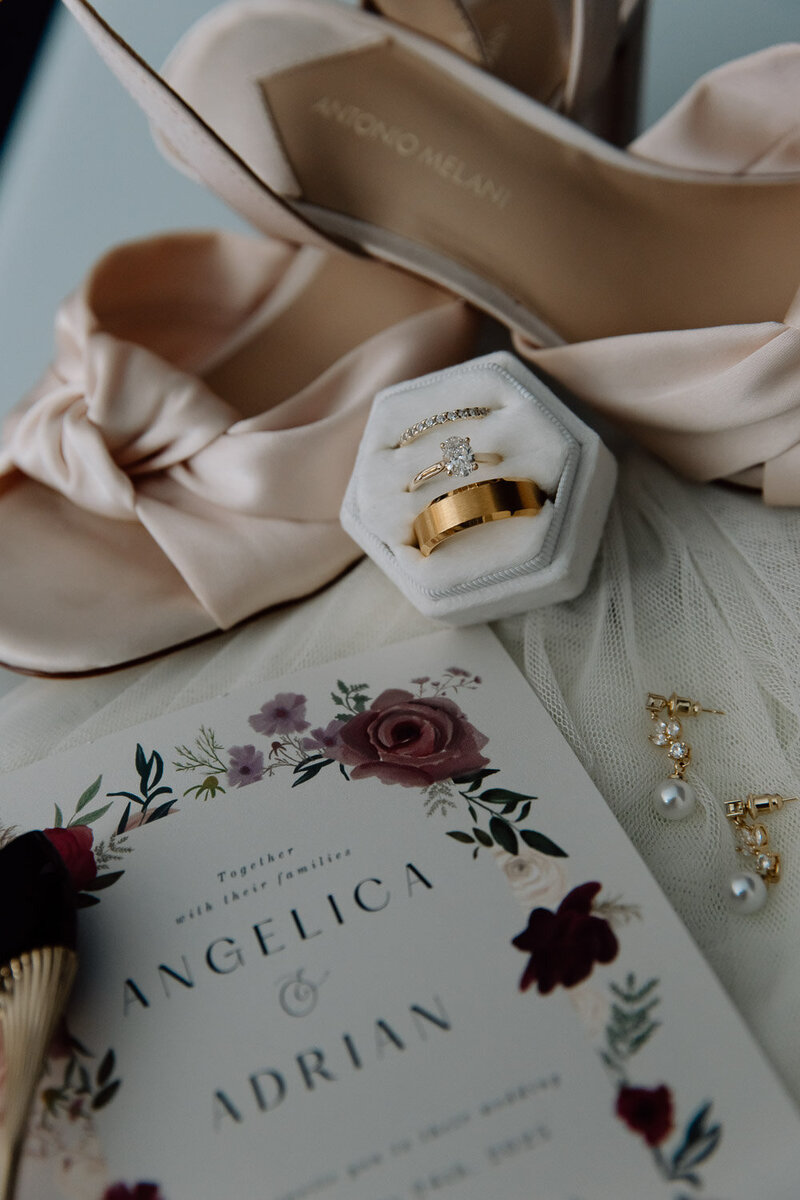 photo of wedding guest book by a tampa wedding photographer