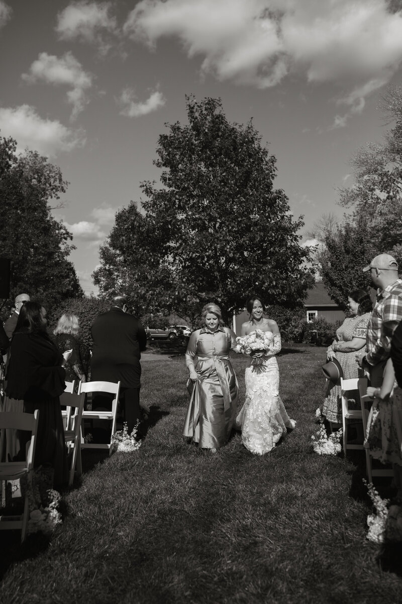 mustard seed gardens indy indianapolis noblesville indiana wedding photographer bellagio florals something blue stylists-36