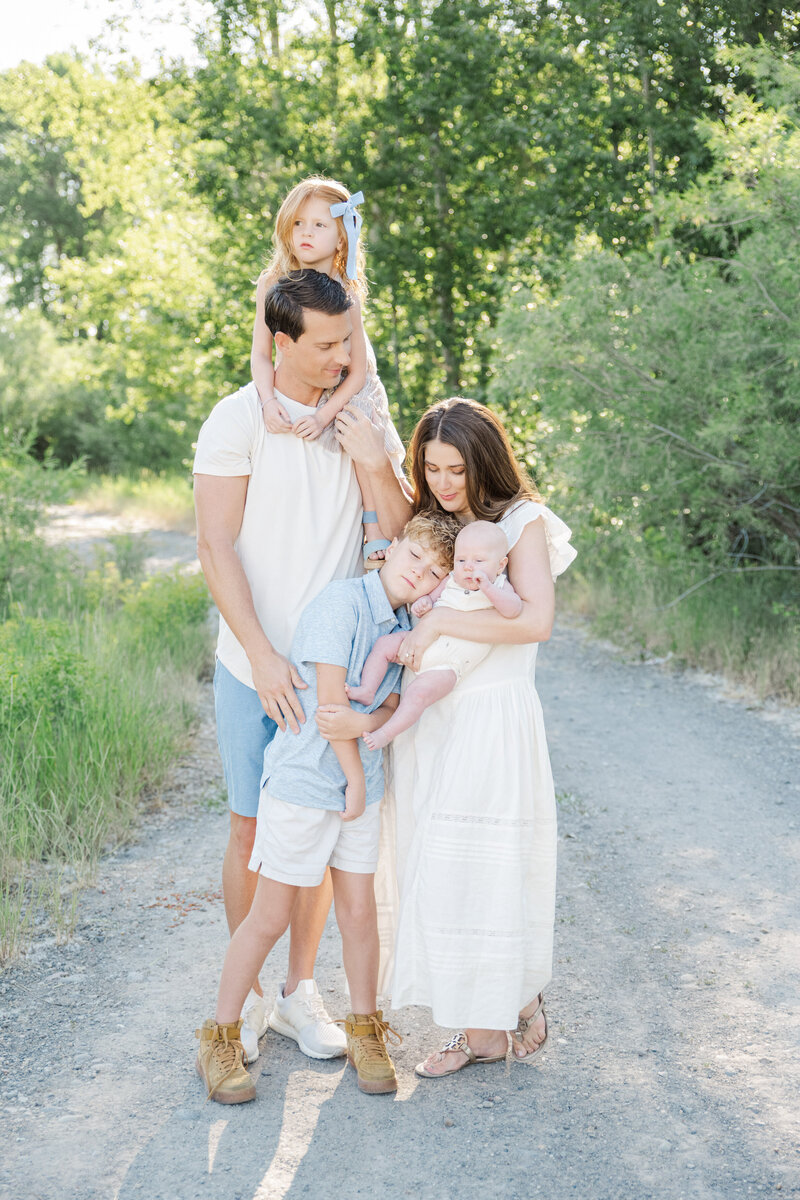 Rexburg family mini  session | Summer time | white and blue