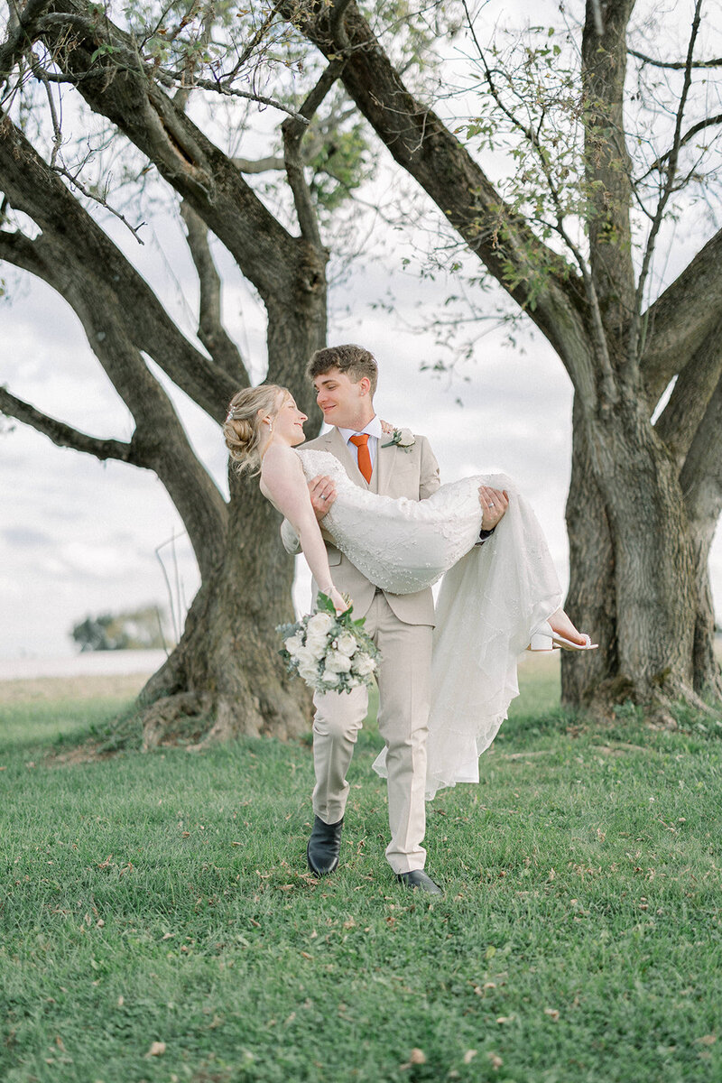 carmen-may-photography-pittsburgh-pa-wedding-avenue-in-sarver-564_websize