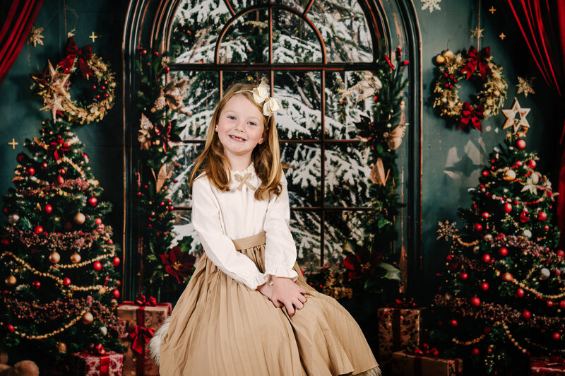 Abigail Santa Session-41