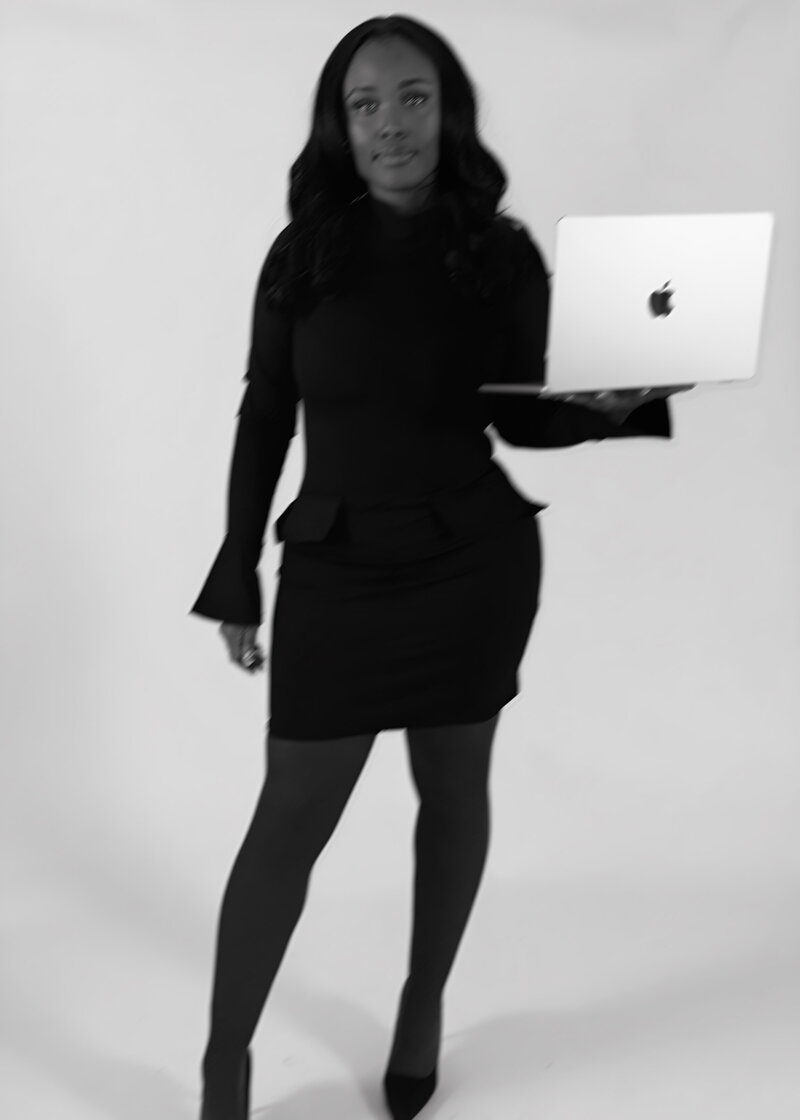 Arizona based Brand and Web Designer for women entrepreneur - feminine branding.