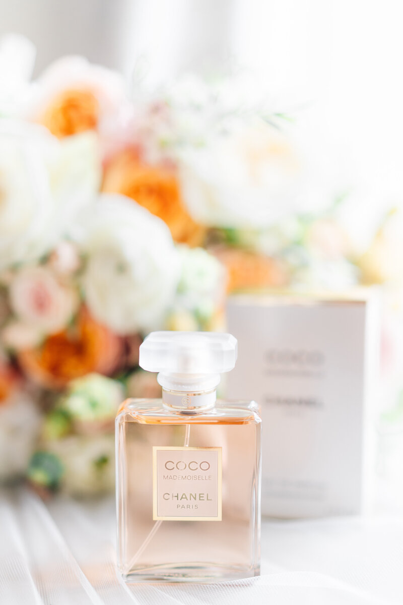 Light and bright Cheshire wedding photographer