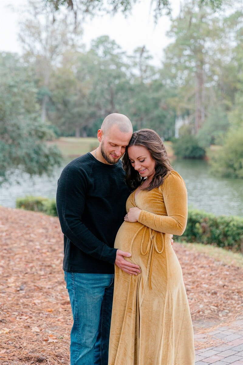 Palmetto-Bluff-Maternity-Session-Lamp-and-Light-Photography-5