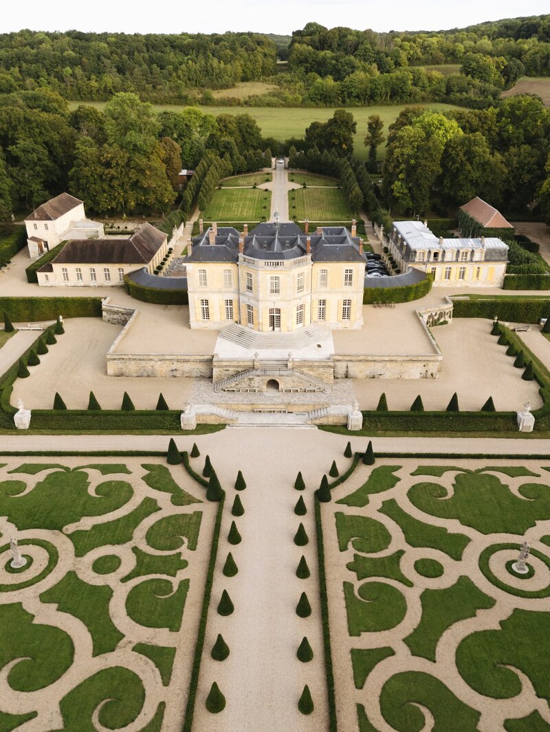 Luxury wedding photography blending emotion, light, and refined composition.