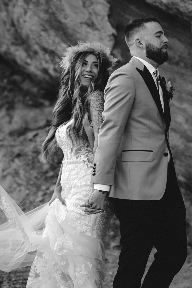 Allexx_B_Photography_Valley_of_Fire_Intimate_Boho_Elopement44