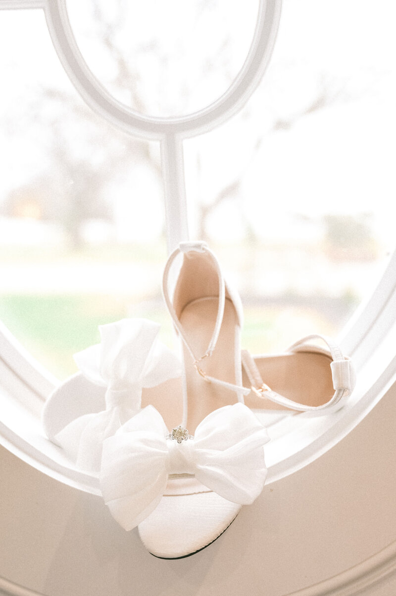 The Nest at Ruth Farms Wedding Venue | DFW Wedding Photographer Rae De Lain Light and Airy 