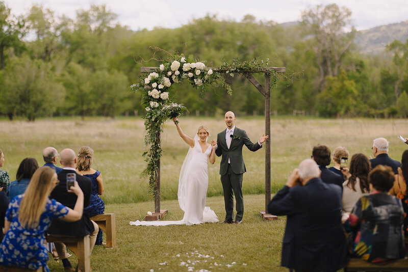 Estes Park Wedding Photographer Denver Wedding Venue Planner Della Terra Mountain Top Fall Colorful Wedding Liz Osban Photography Black Canyon Inn Wyoming Wedding Photographer Elopement Engagement 105