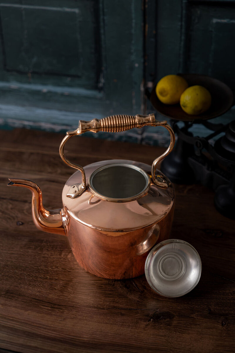 Rare Round Kettle William Soutter)