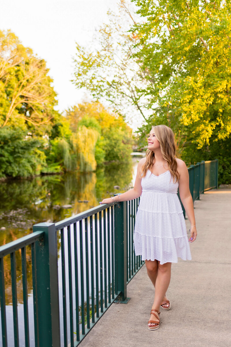 photo-in-downtown-cedarburg00024