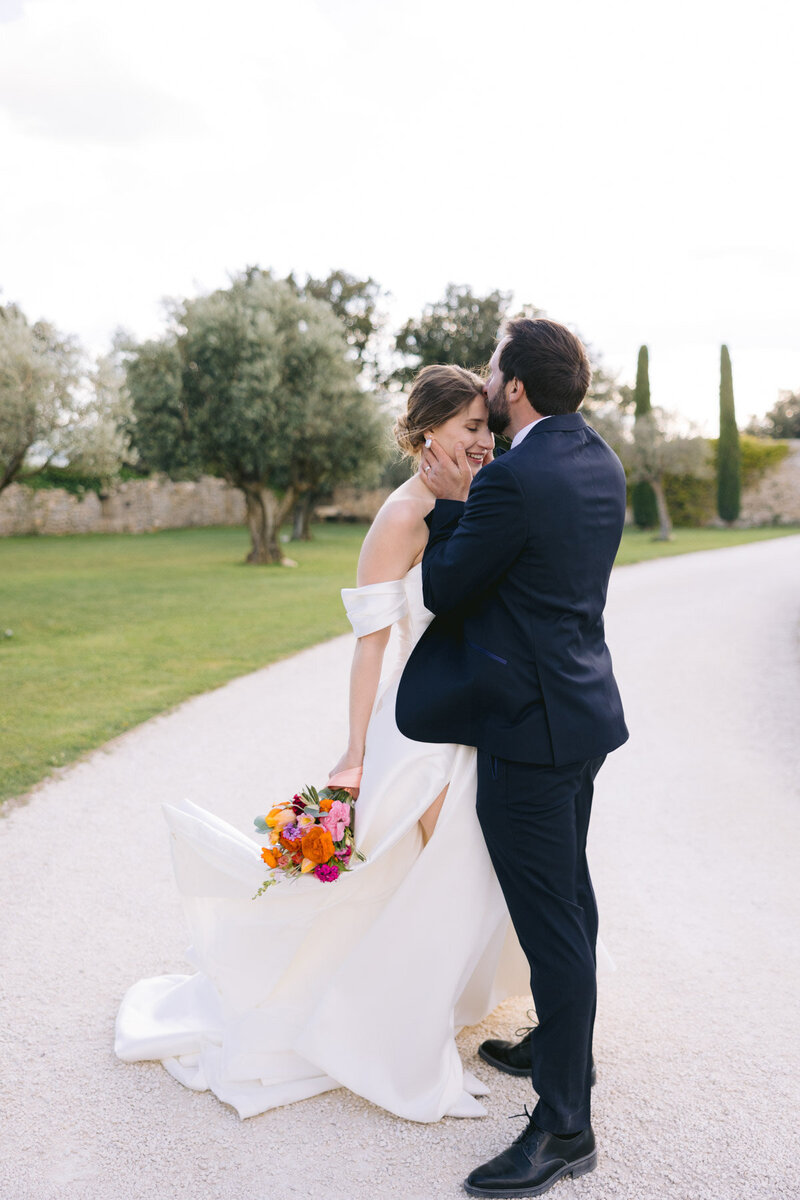 French wedding photographer Domaine de Sarson Grignan-072