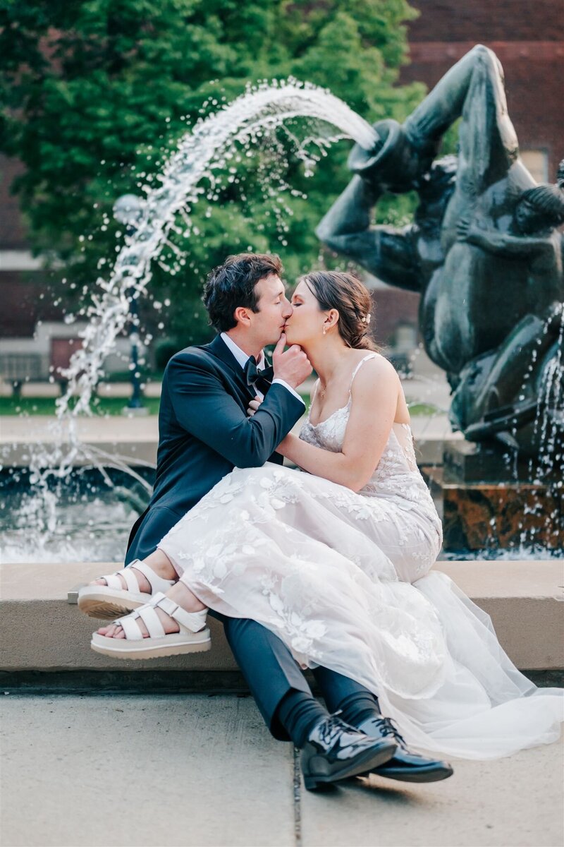 ANN-ARBOR-WEDDING-PHOTOGRAPHER-CAPTURED-BY-KELSEY-MICHIGAN-LEAGUE-KZC-FAV-138_websize