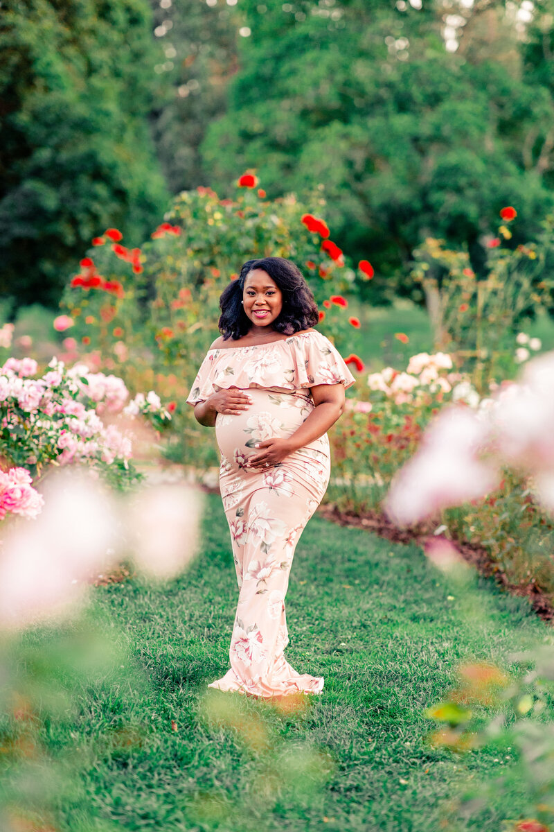 Tacoma Point Defiance Rose Garden Maternity Session