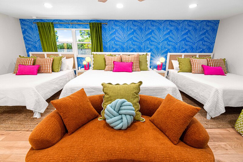 Upstairs Bed & Bath (8)