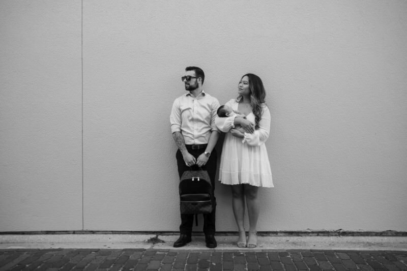 black-and-white-family-portrait-in-casual-attire