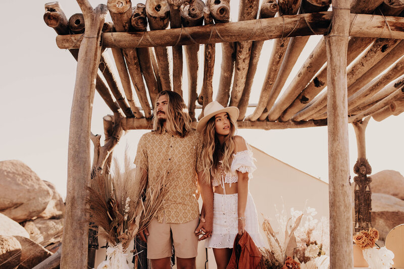 Traveling couples photographer