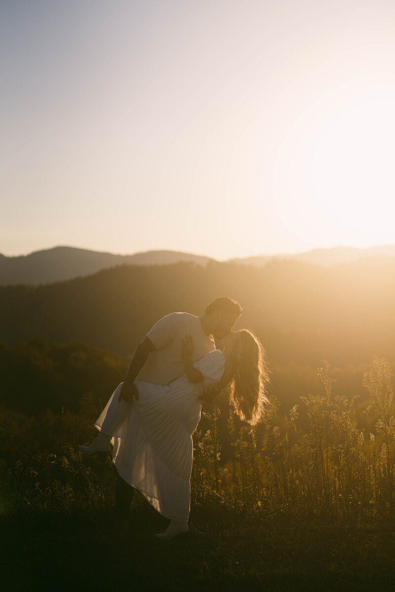 North Carolina couples engagement in the smoky mountains