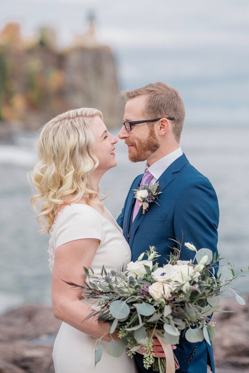 LakeSuperiorSplitRockFallElopementWedding_0009