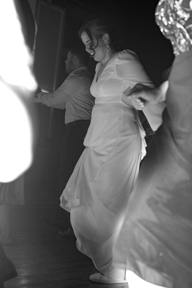 classic-and-documentary-style-wedding-photography-99