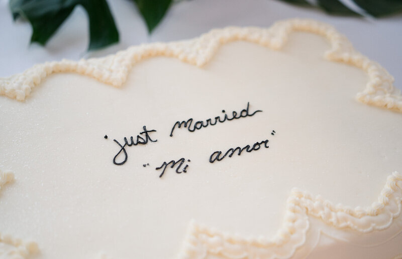 wedding-cake-detail-shot-mi-amor-1