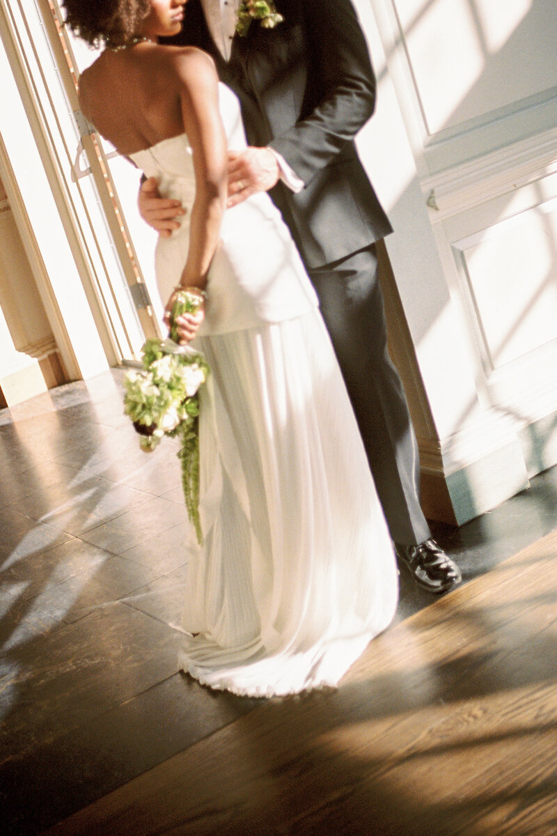 Virginia-Spring-Intimate-Wedding-Estate-at-River-Run-on-35mm-Film-25