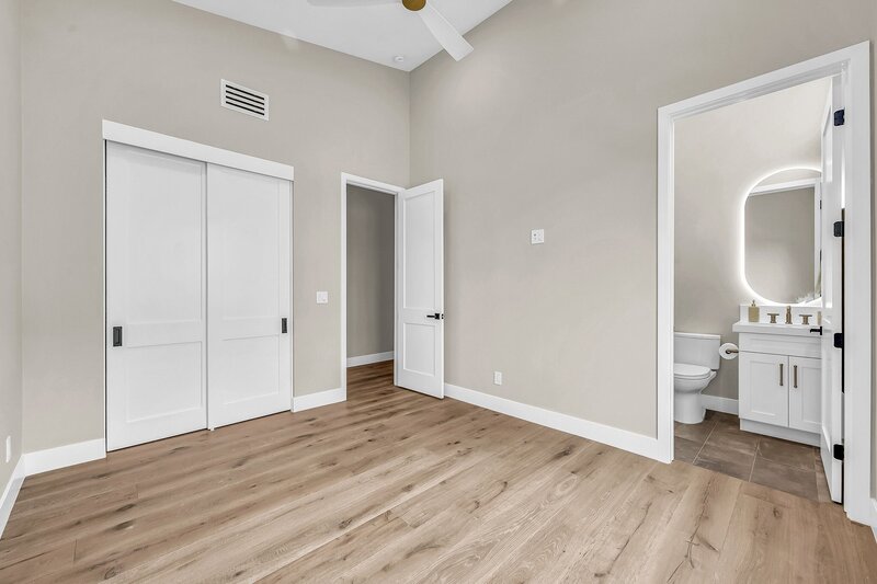 6421 E Winchcomb Dr-40