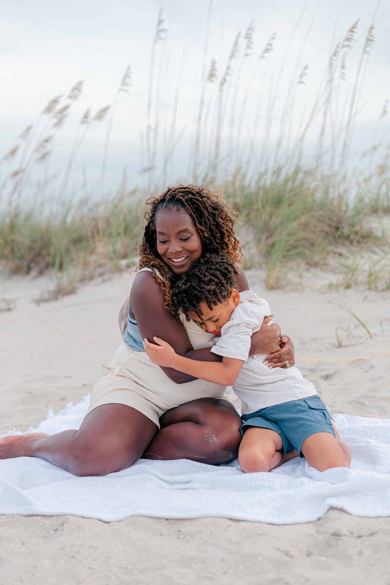 barony-beach-club-family-beach-session-hilton-head-photographer-lamp-and-light-photography-6