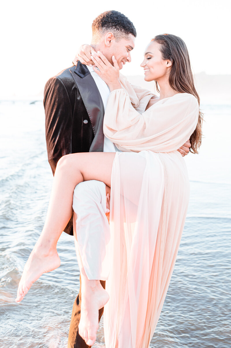 Seattle-wedding-photographer-beach-elopement