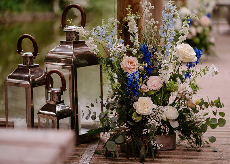 Ceremony flowers and lanturns 111