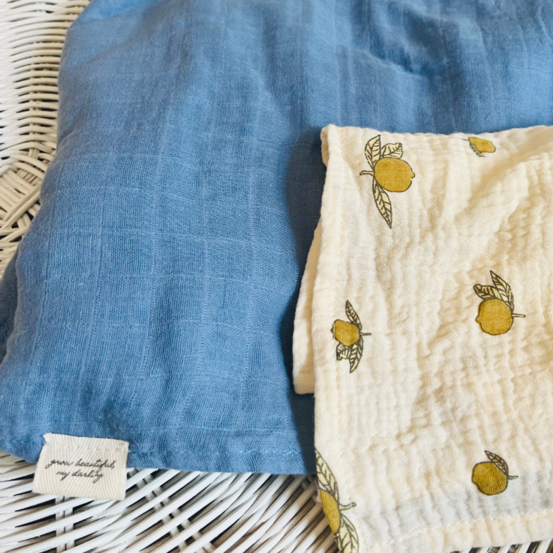 swaddles