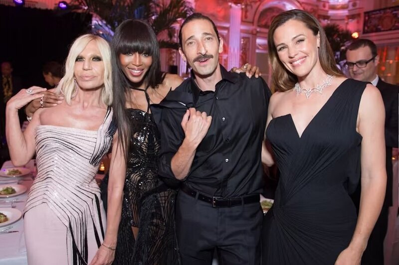 5853771c6666b2eb4762d4d9_amfAR-Paris-2016-1