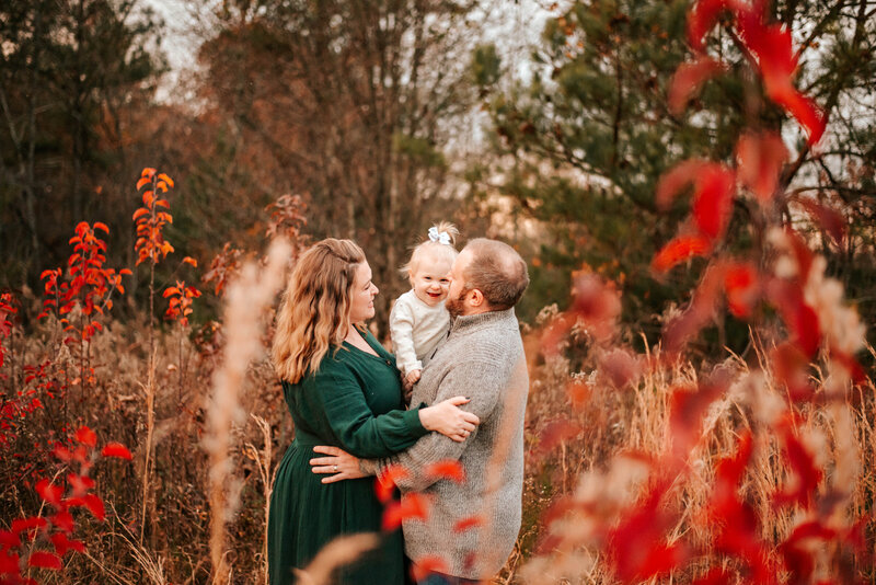 fall family session in tall whispy grass kattie jackson photography georgia family photographer 