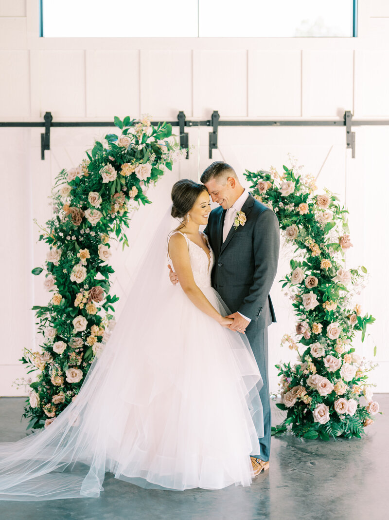 Meraki Design Wedding and Event Floral Studio Florist Wedding Flowers Full Service St. Louis Destination Luxury Floral Design Florists Designers Personal Unique Amy-Golding-Wedding-Photography-Emily-Kaleb-Wedding-2022-673