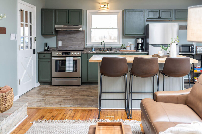 Cabin-Airbnb-by-holliday-lake-state-park-appomattox-farmville-virginia-06