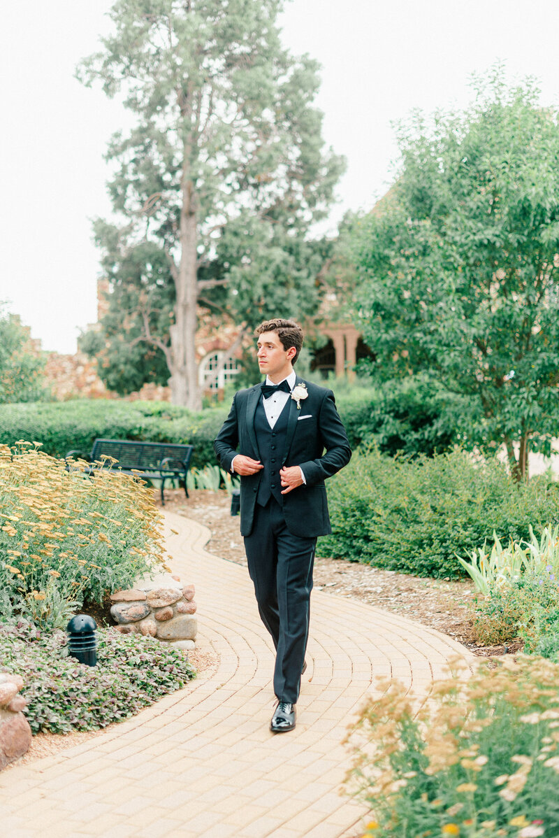 Highlands-Ranch-Mansion-Wedding-Photographer-10