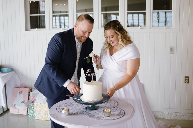 classic-and-documentary-style-wedding-photography-323