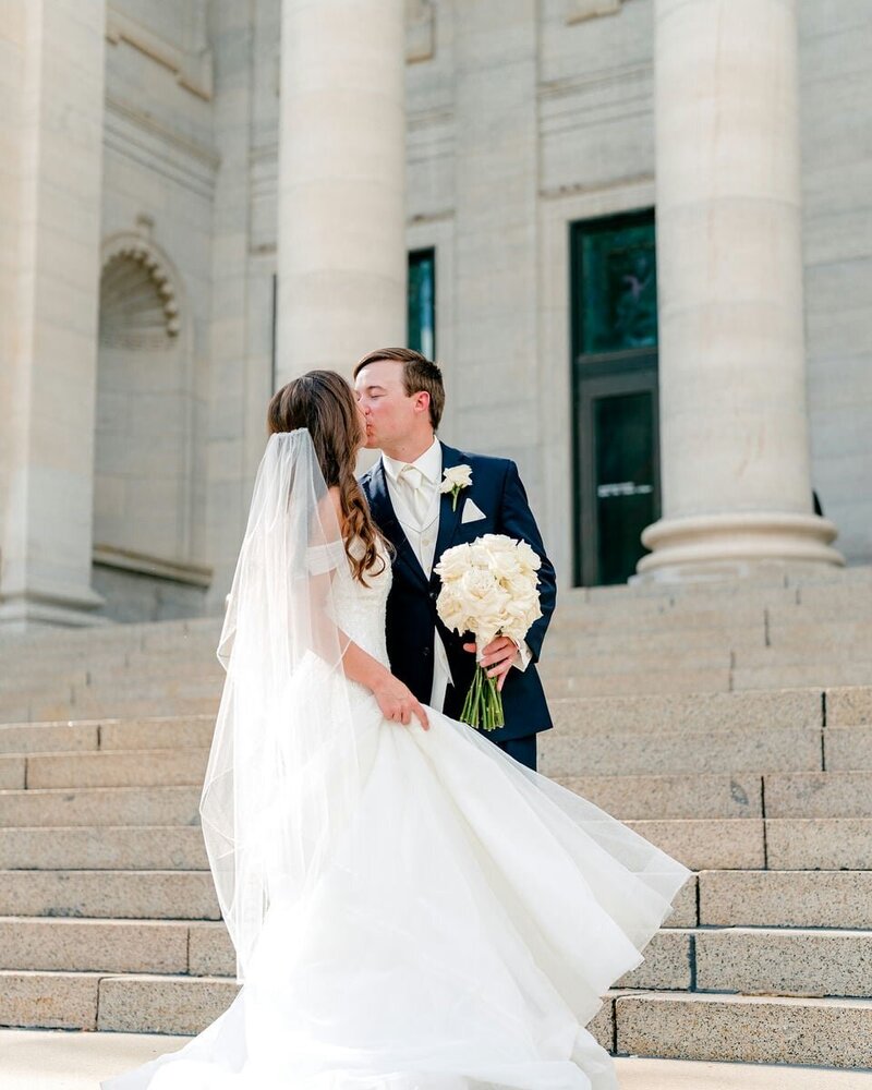 bride-groom-kissing-steps