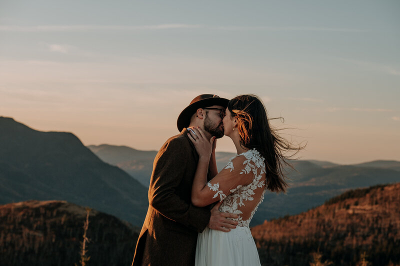 love-is-nord-photographe-gaspesie-mariage-intime-elopement-quebec-00001
